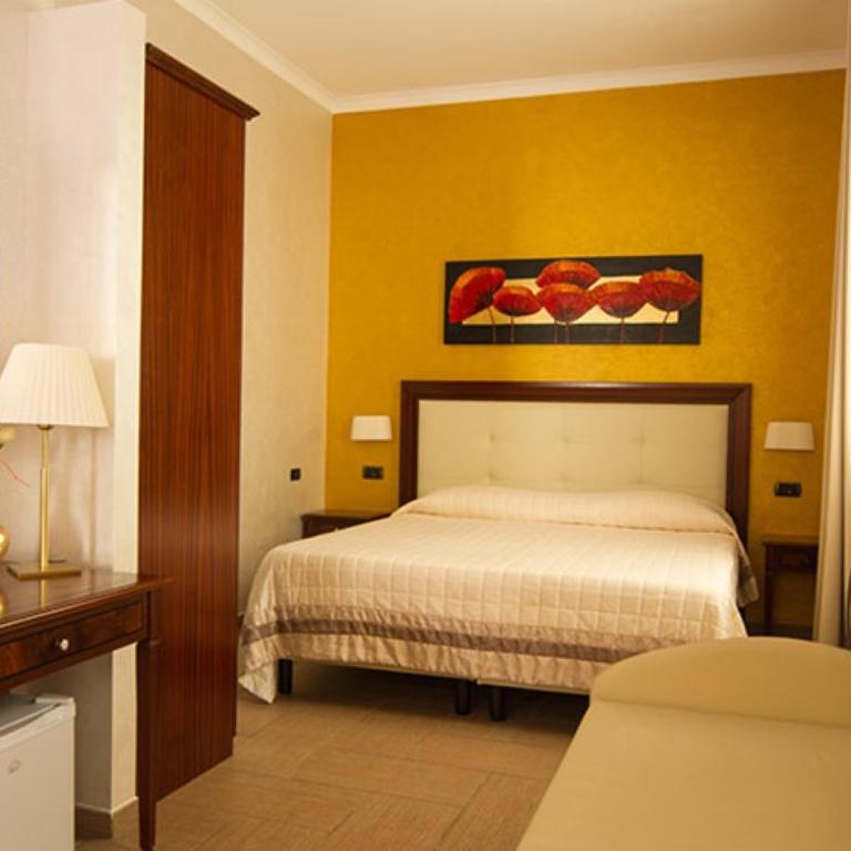 Hotel Flora - Suite con Vasca Idromassaggio - 11