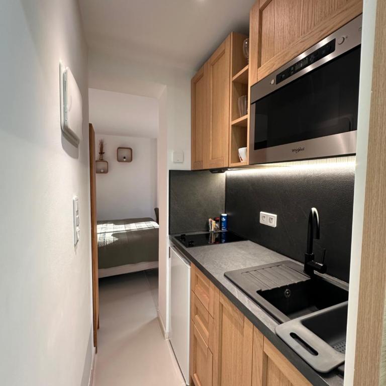 Villa Grand Baie - Studio "Colibri" with Partial Sea View - 3