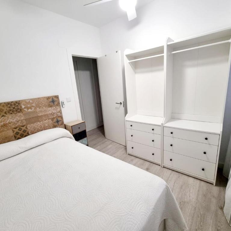 Apartamento 3 dormitorios centro Villajoyosa - Three-Bedroom Apartment - 6