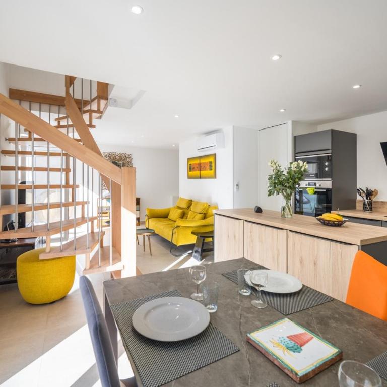 Les Voiles d Azur, Duplex moderne avec vue sur le port et la mer, à 2 minutes des plages - Appartement 2 Chambres - 7
