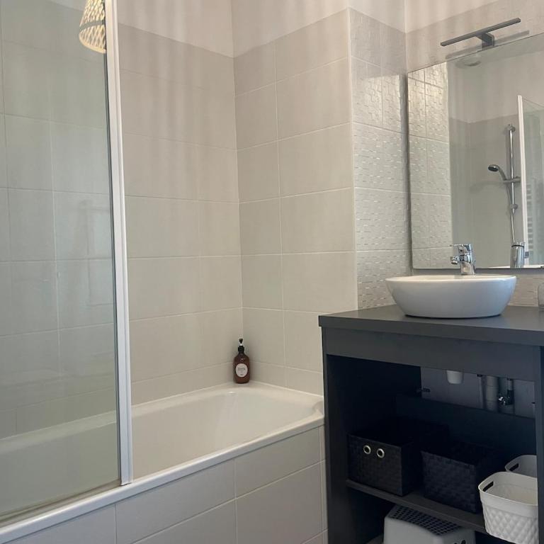 Appartement lumineux 5 personnes - Apartamento de 2 dormitorios con balcón - 26
