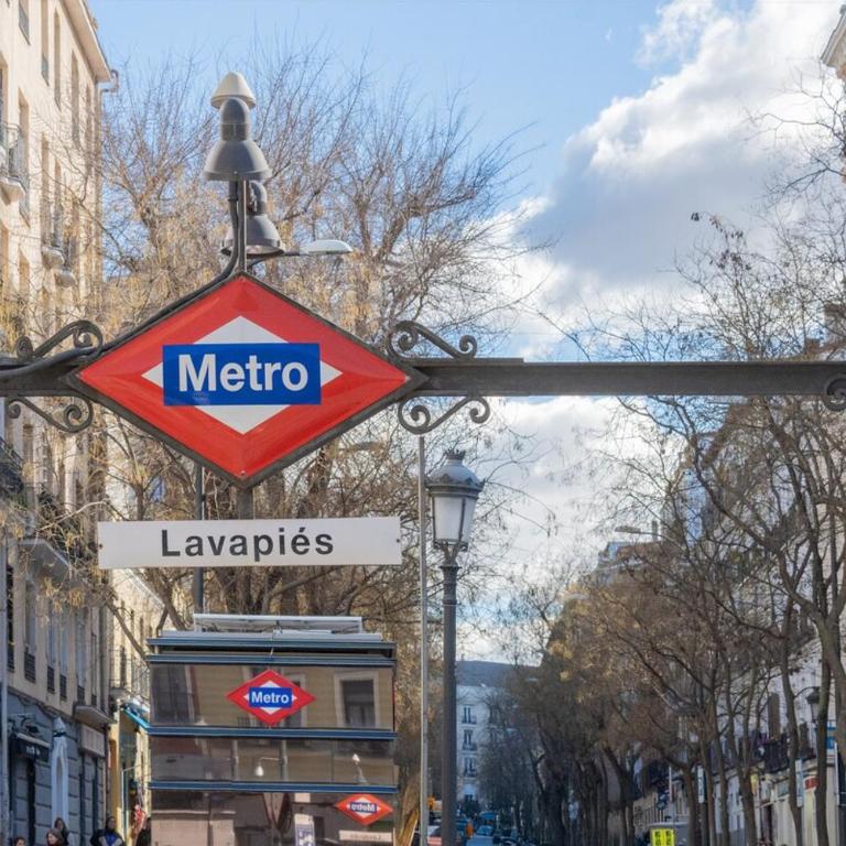 For You Rentals Spring Urban Temporal PRI103C - Two-Bedroom Apartment - 8