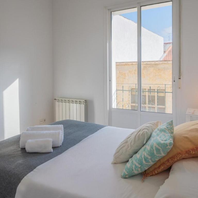 For You Rentals Spring Urban Temporal PRI103C - Two-Bedroom Apartment - 12