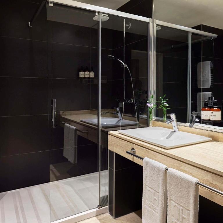 NH Madrid Nacional - Superior Double Room with View - 6