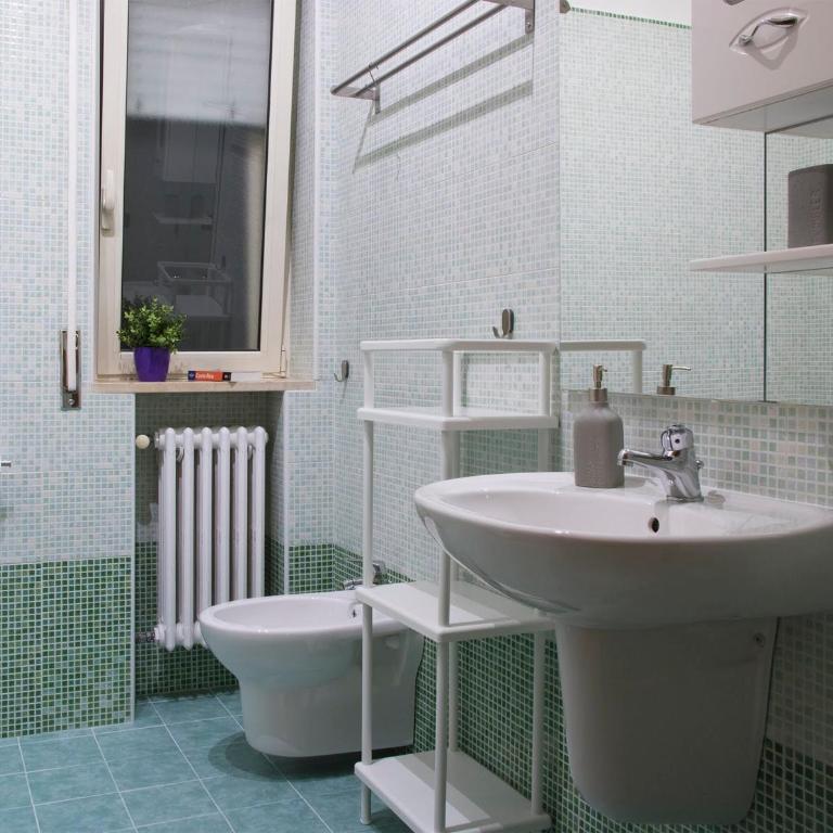 Tanzi Home - Camera Matrimoniale con Bagno Privato - 21