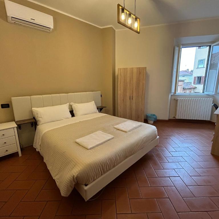 Window To The Tower - Two Connecting Double Rooms with Shared Bathroom - 1