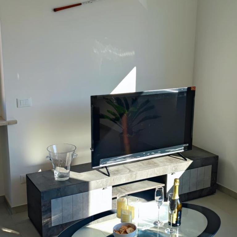 Tominettihome - Appartamento con 2 Camere da Letto e Terrazza - 19