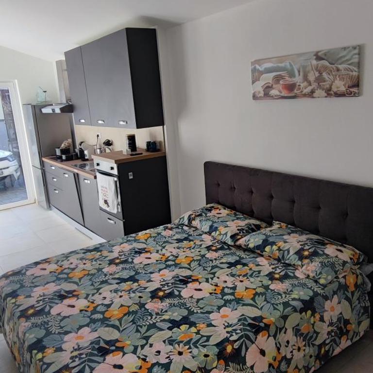 Tominettihome - Appartamento Monolocale con 1 Letto Matrimoniale - 12