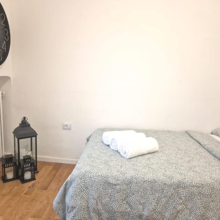 Centro Lecco Piazza Manzoni wi fi gratuito APPARTAMENTO MODERNO - Apartment - 5