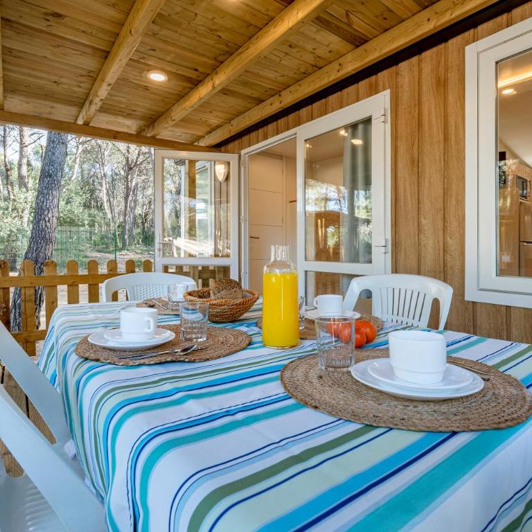 Camping Las Palmeras - Bungalow de 2 dormitorios Park&Pet (4-6 personas) - 2