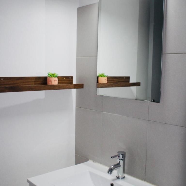 M T2 climatisé à100m de la plage ,des bateaux ,des commerces, Une terrasse ensoleillée - Appartement 1 Chambre - 21