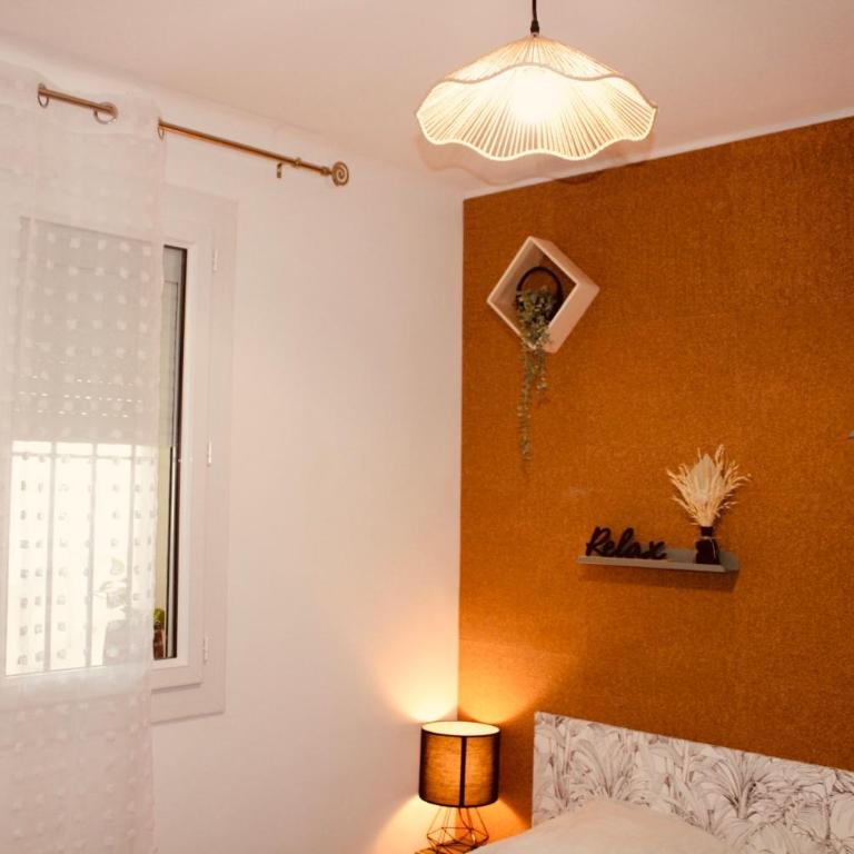M T2 climatisé à100m de la plage ,des bateaux ,des commerces, Une terrasse ensoleillée - Appartement 1 Chambre - 18