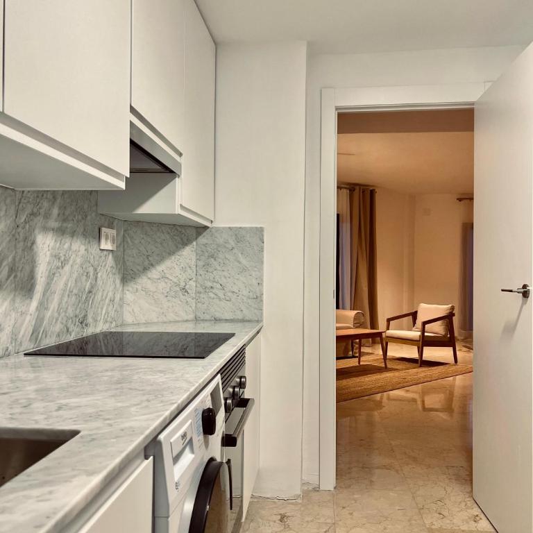 Apartamento San Álvaro - Three-Bedroom Apartment with View - 4
