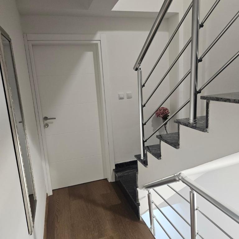 MIRO Apartmani - Two-Bedroom Apartment - 3
