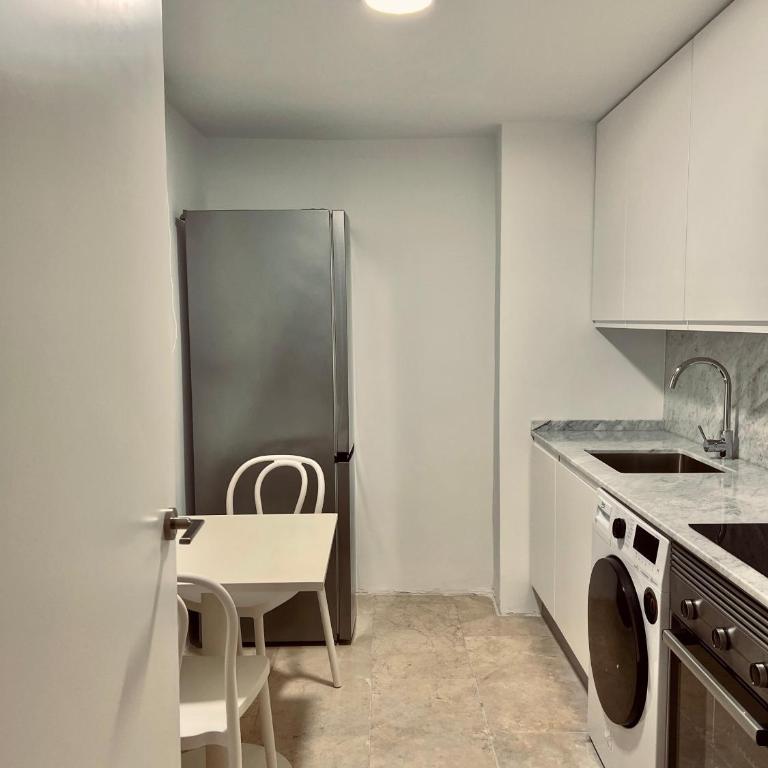 Apartamento San Álvaro - Three-Bedroom Apartment with View - 16