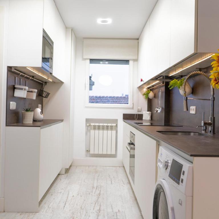 Oshun Salamanca III MidStay - Two-Bedroom Apartment - 16