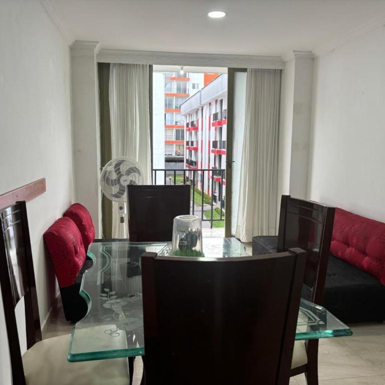 Apartamento Familiar Amoblado - Apartamento de 3 dormitorios - 1
