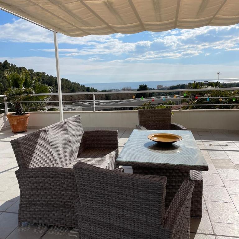 Villa with private pool, ocean & mountain views - Villa - 24