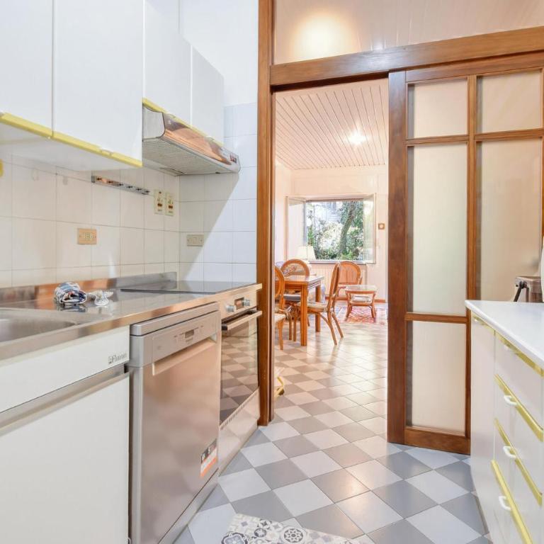 2 Bedroom Nice Apartment In Chiavari - Appartamento con 2 Camere da Letto - 8