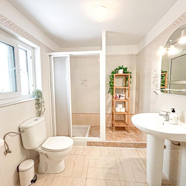 A2407 Charming Townhouse with sea views and pool - Casa Vacacional de 3 dormitorios - 19