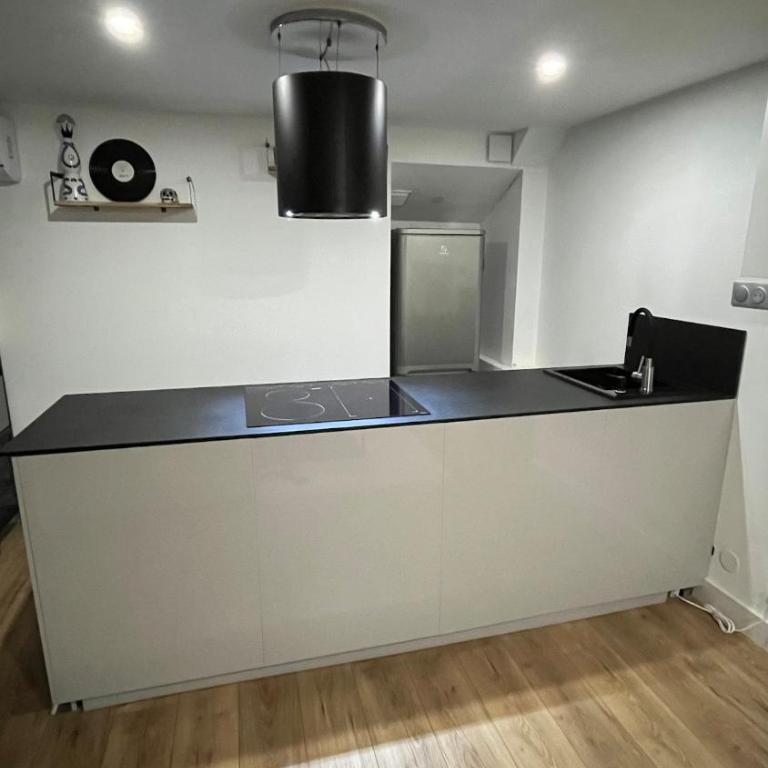 Nice Port apartment AC Parking - Appartement 1 Chambre - 11