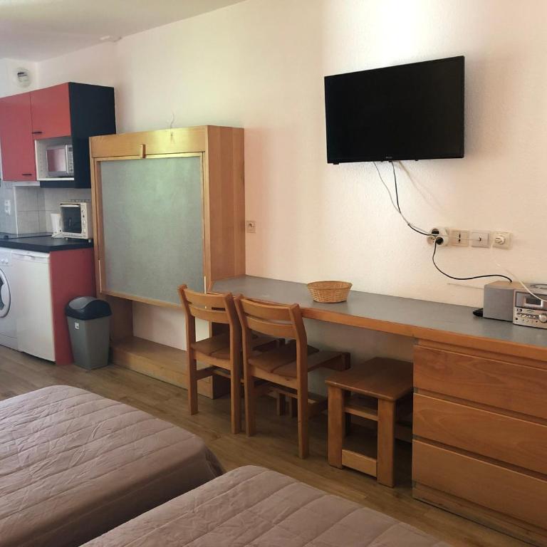 Confortable studio avec balcon, WiFi et parking à Brides-les-Bains - FR-1-512-6 - Studio - 7