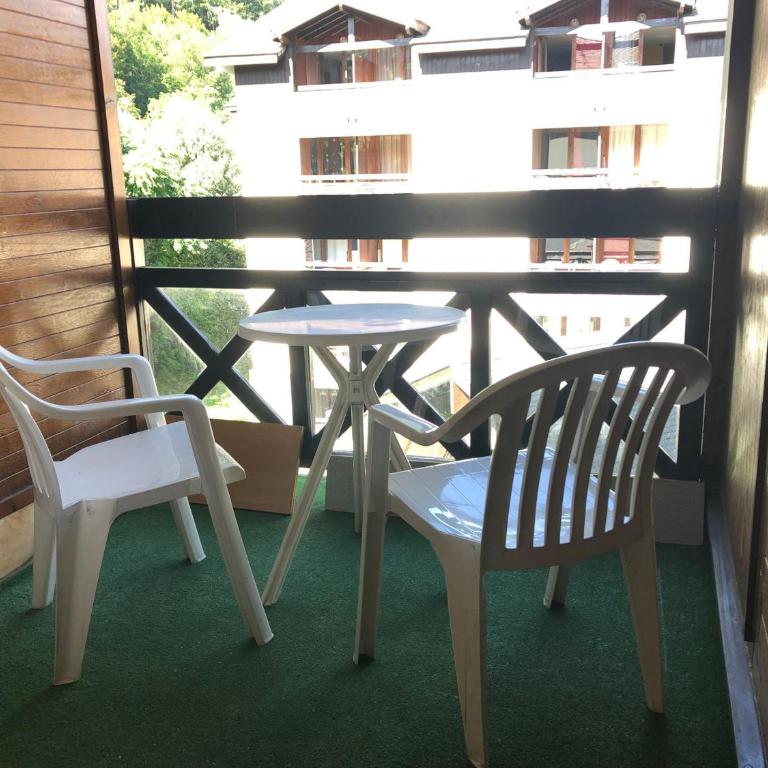 Confortable studio avec balcon, WiFi et parking à Brides-les-Bains - FR-1-512-6 - Studio - 9