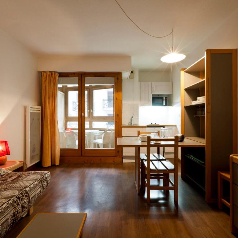 Studio 2* avec balcon, parking et wifi au centre de Brides-les-Bains - Studio - 5