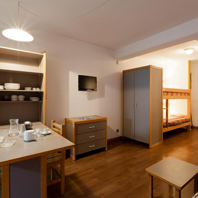 Studio 2* avec balcon, parking et wifi au centre de Brides-les-Bains - Studio - 8