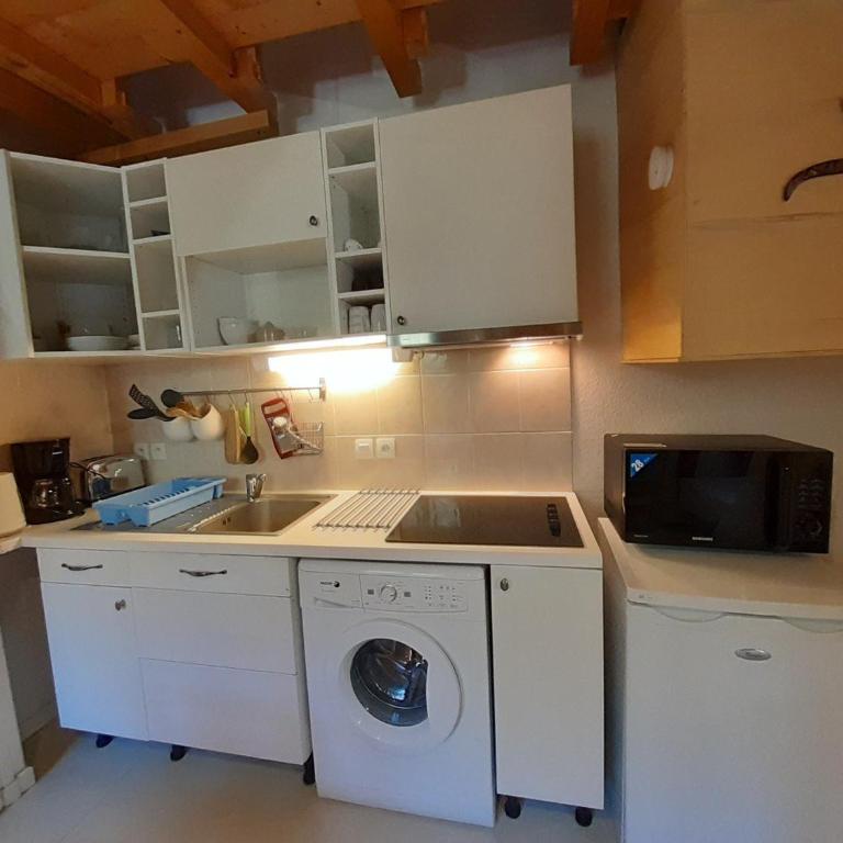 Studio cosy avec mezzanine à Brides-les-Bains - Studio - 9