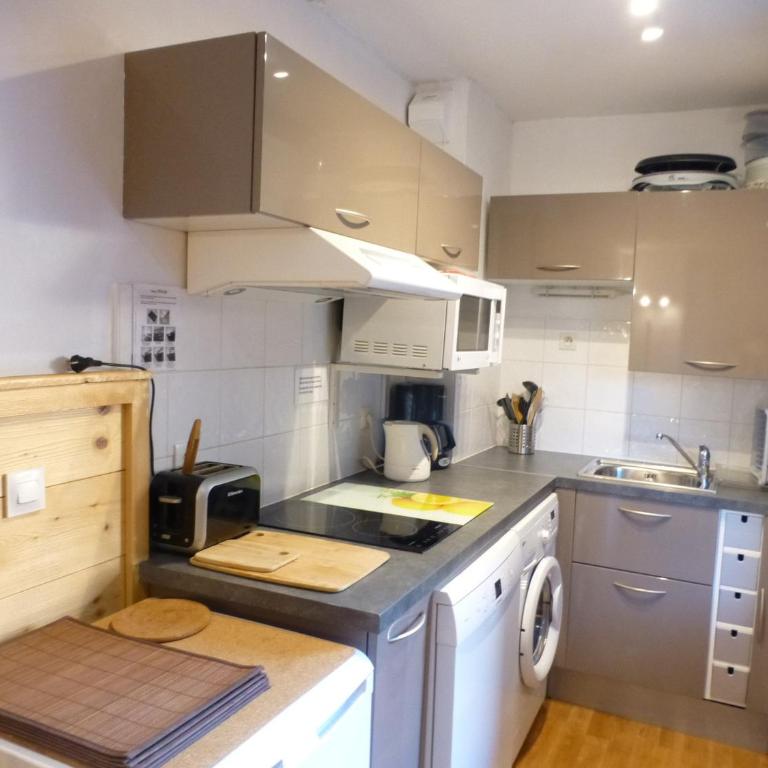 Studio 4 Personnes avec Wifi et Parking - Brides-les-Bains - Studio - 5