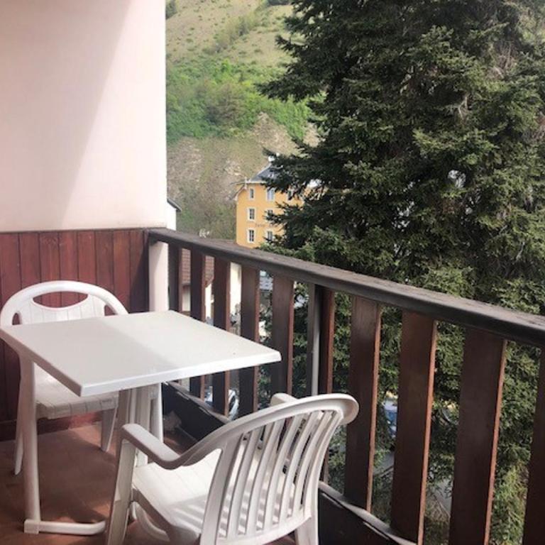 Charmant studio pour 2 avec balcon à Brides-les-Bains - Studio - 11