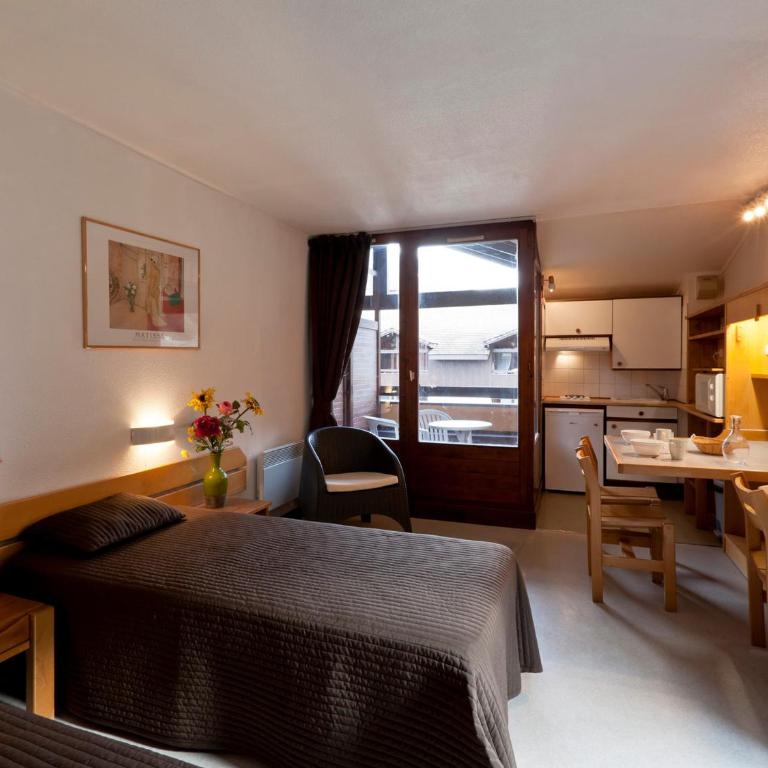 Studio lumineux avec balcon, WIFI et parking pour 4 personnes - Studio - 16