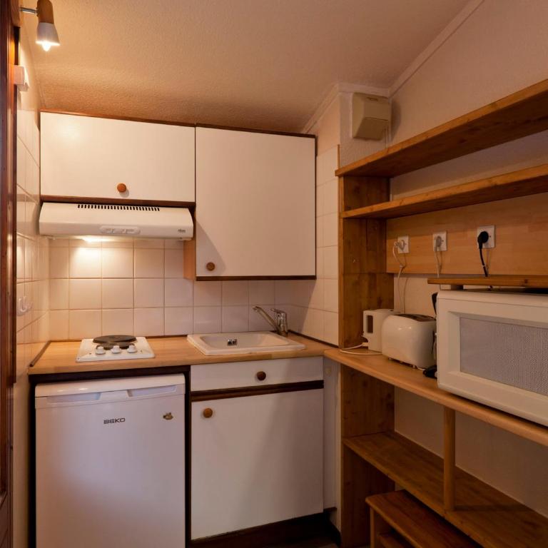 Studio lumineux avec balcon, WIFI et parking pour 4 personnes - Studio - 17