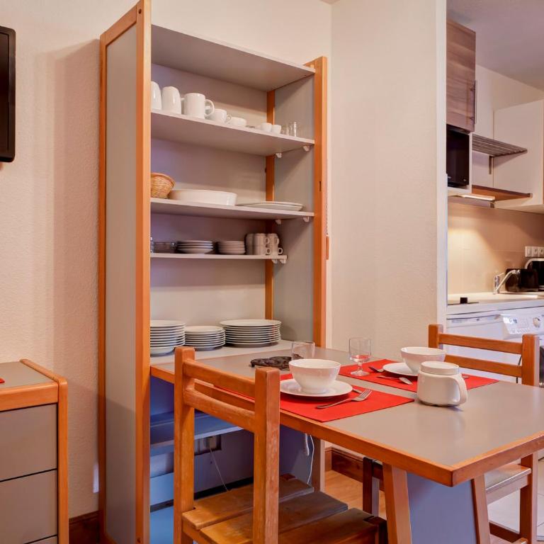 Studio rénové 4 personnes avec lave-linge, wifi - Studio - 10