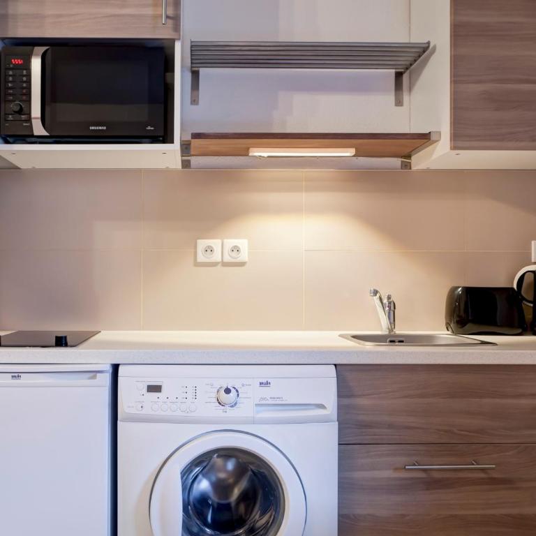 Studio rénové 4 personnes avec lave-linge, wifi - Studio - 11