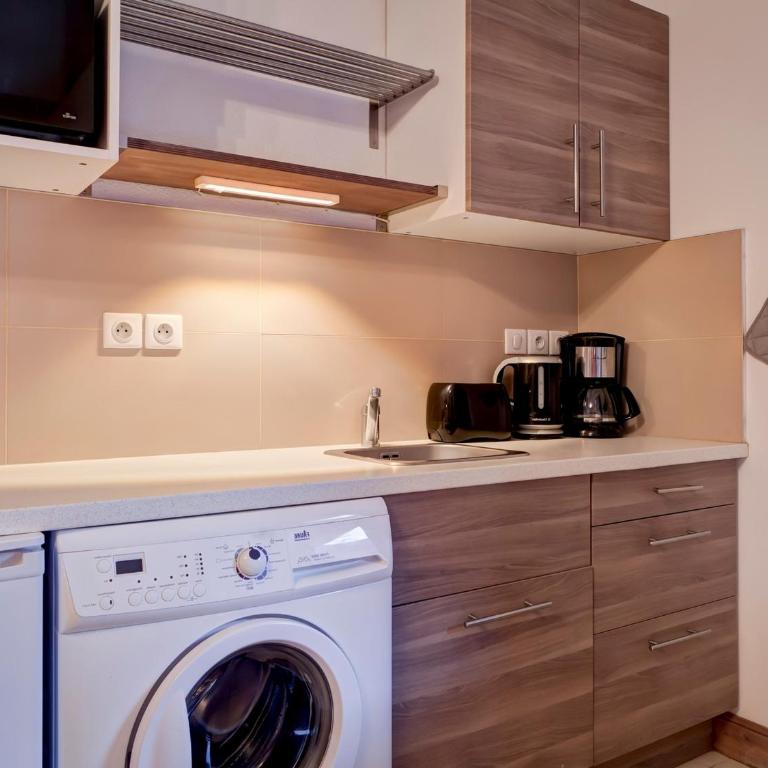 Studio rénové 4 personnes avec lave-linge, wifi - Studio - 13