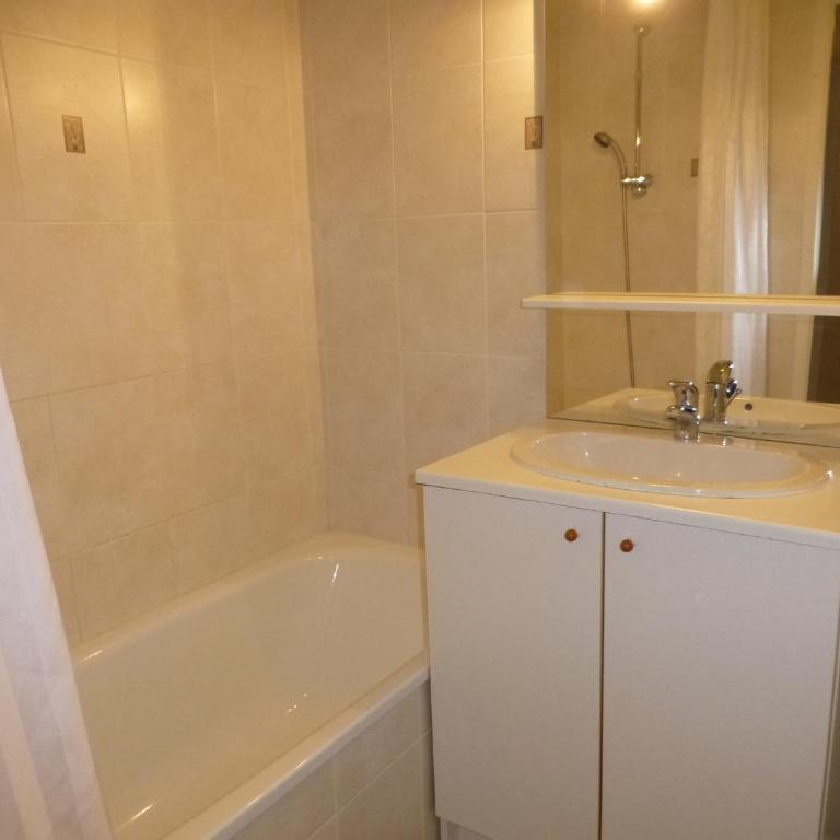 Spacieux duplex 2 pièces, calme, Wifi, animaux autorisés - Appartement 1 Chambre - 6