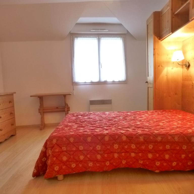 Spacieux duplex 2 pièces, calme, Wifi, animaux autorisés - Appartement 1 Chambre - 7