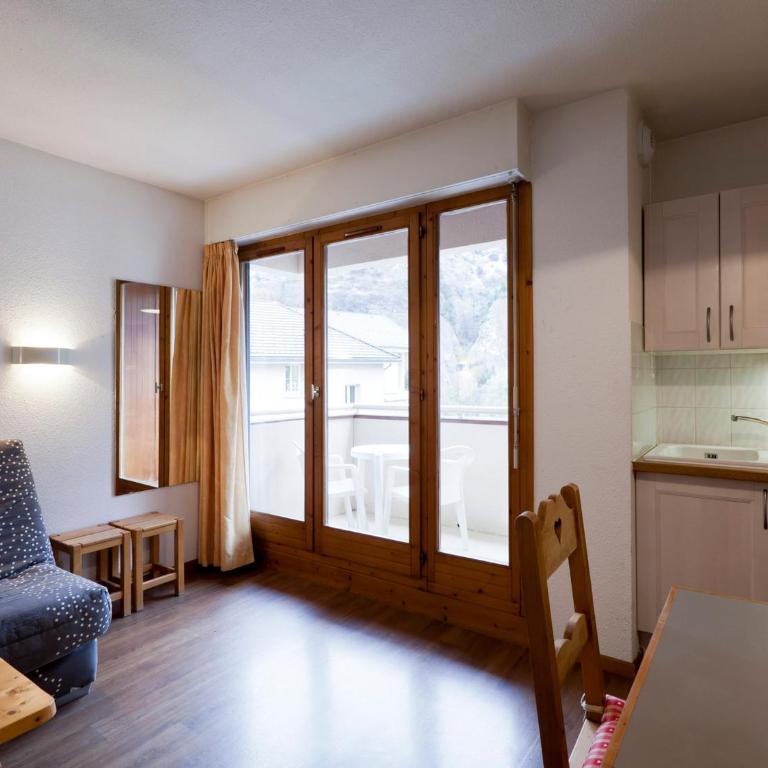 Studio cosy avec balcon et WiFi à Brides - Studio - 17