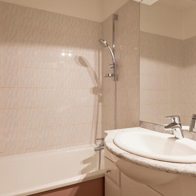Studio 2* avec balcon, WiFi et parking, centre-ville Brides-les-Bains - Studio - 19