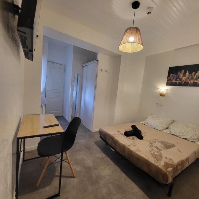 Hôtel Le Chalet - Chambre Double - Vue sur Jardin - 2