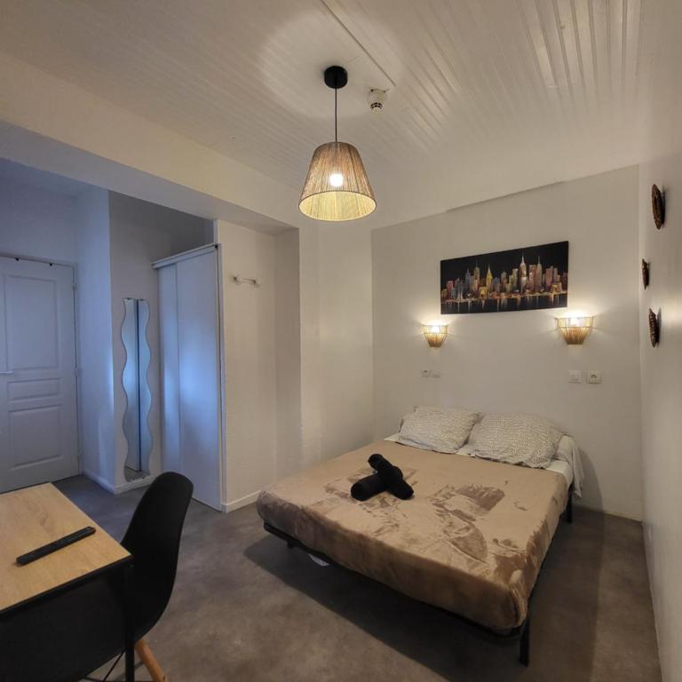 Hôtel Le Chalet - Chambre Double - Vue sur Jardin - 1