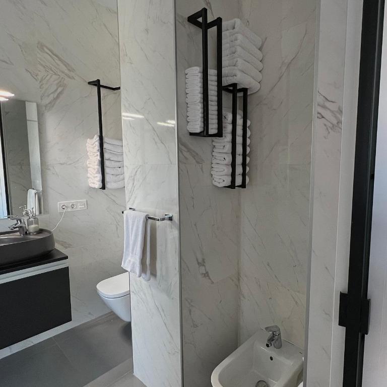 One Bedroom, Murphy Bed, Sofa Bed, Home-Office, Modern, Quiet, Fully Equipped, Powerful AC, 300 Mbps Fibre, Washer and Dryer - Apartamento de 2 dormitorios - 39