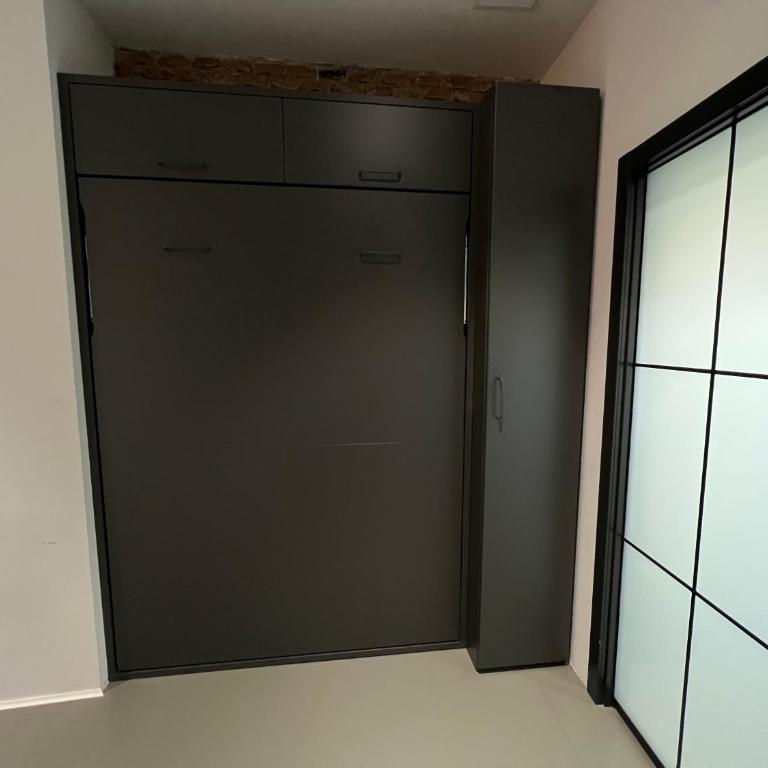One Bedroom, Murphy Bed, Sofa Bed, Home-Office, Modern, Quiet, Fully Equipped, Powerful AC, 300 Mbps Fibre, Washer and Dryer - Apartamento de 2 dormitorios - 11