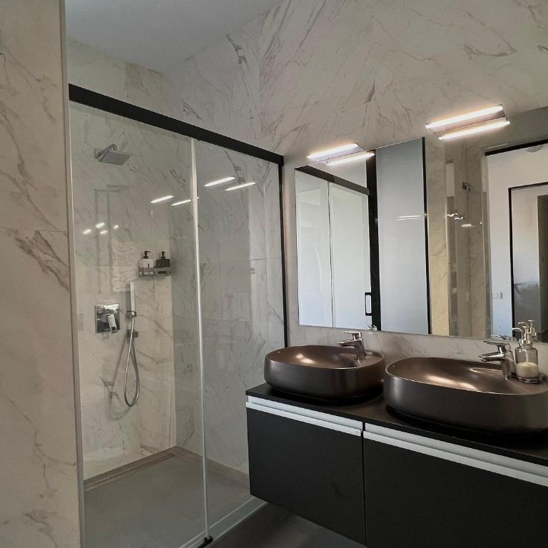 One Bedroom, Murphy Bed, Sofa Bed, Home-Office, Modern, Quiet, Fully Equipped, Powerful AC, 300 Mbps Fibre, Washer and Dryer - Apartamento de 2 dormitorios - 37
