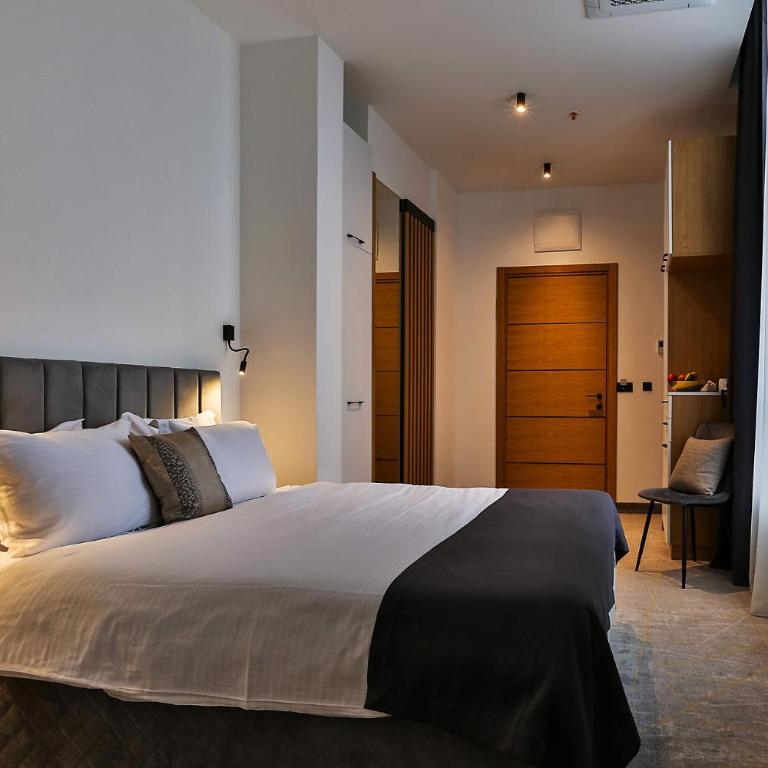 Hotel Boka - Standard Double Room - 3