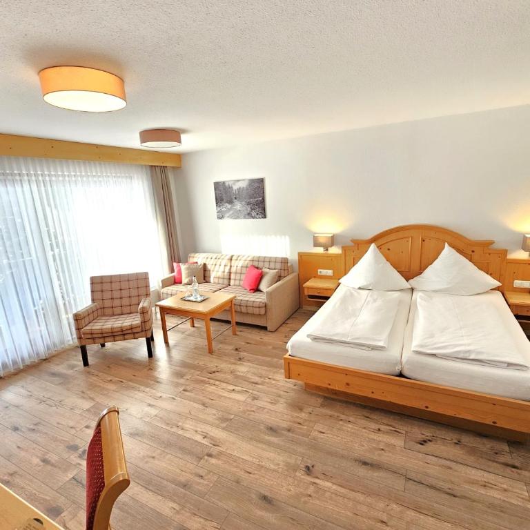 Hotel Fuggerhof Oberstdorf - Apartment mit Blick auf die Berge - 12