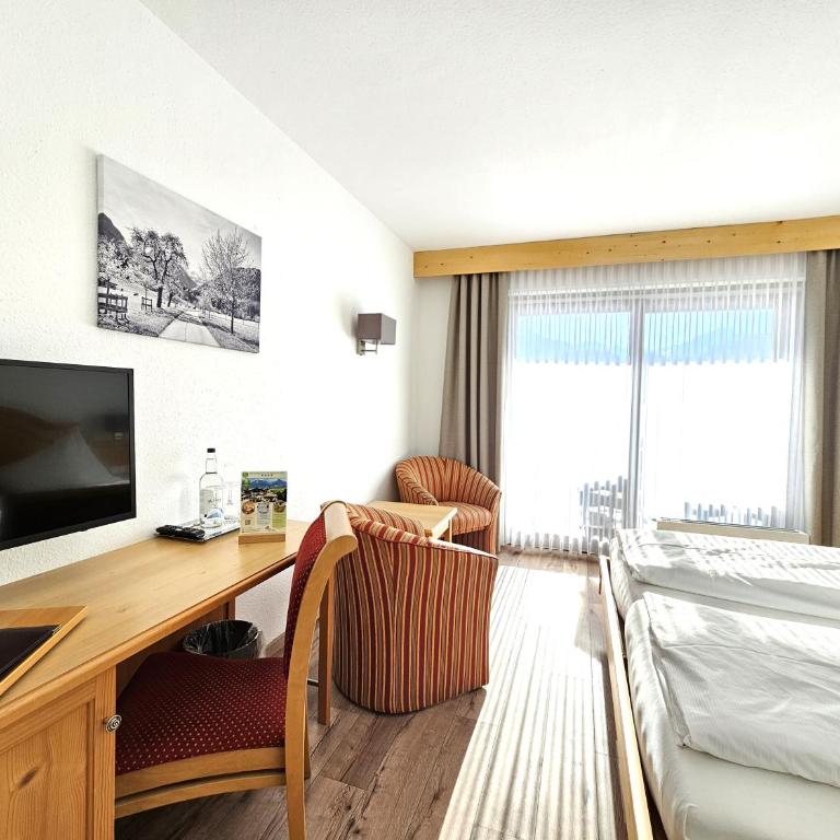 Hotel Fuggerhof Oberstdorf - Doppelzimmer mit Balkon - 8