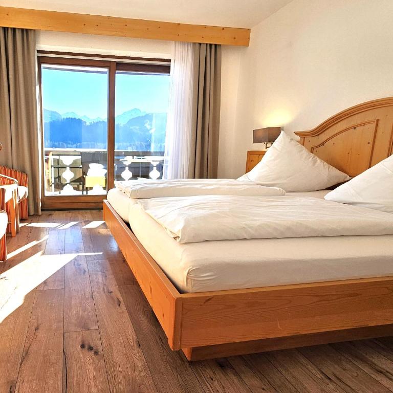 Hotel Fuggerhof Oberstdorf - Doppelzimmer mit Bergblick - 15